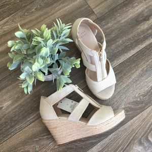 NWT A New Day tan wedges w zipper on front